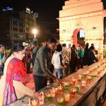 इंडिया गेट,अमर जवान ज्योति की प्रतिकृति पर शहीदों को अर्पित की गई दीपांजलि
