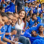 वानखेड़े स्टेडियम में हजारों बच्चों ने बढ़ाया मुंबई इंडियंस का हौसला